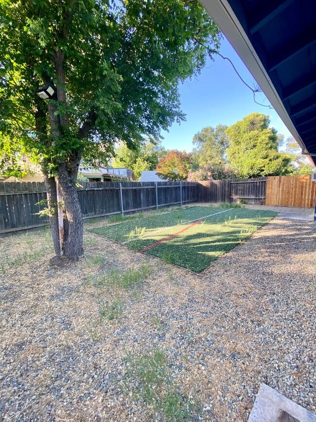 Building Photo - Beautifully Renovated 2BD/1BA Home with Ad...