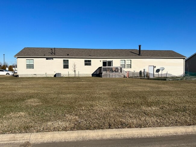 Building Photo - 303 Grace Dr