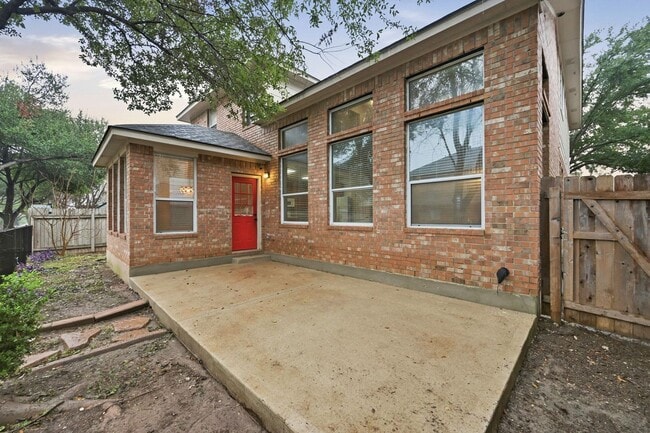 Building Photo - Gated Round Rock Ranch Lease | 3 Bed + Flex Space | 2,376 SF in The Enclave