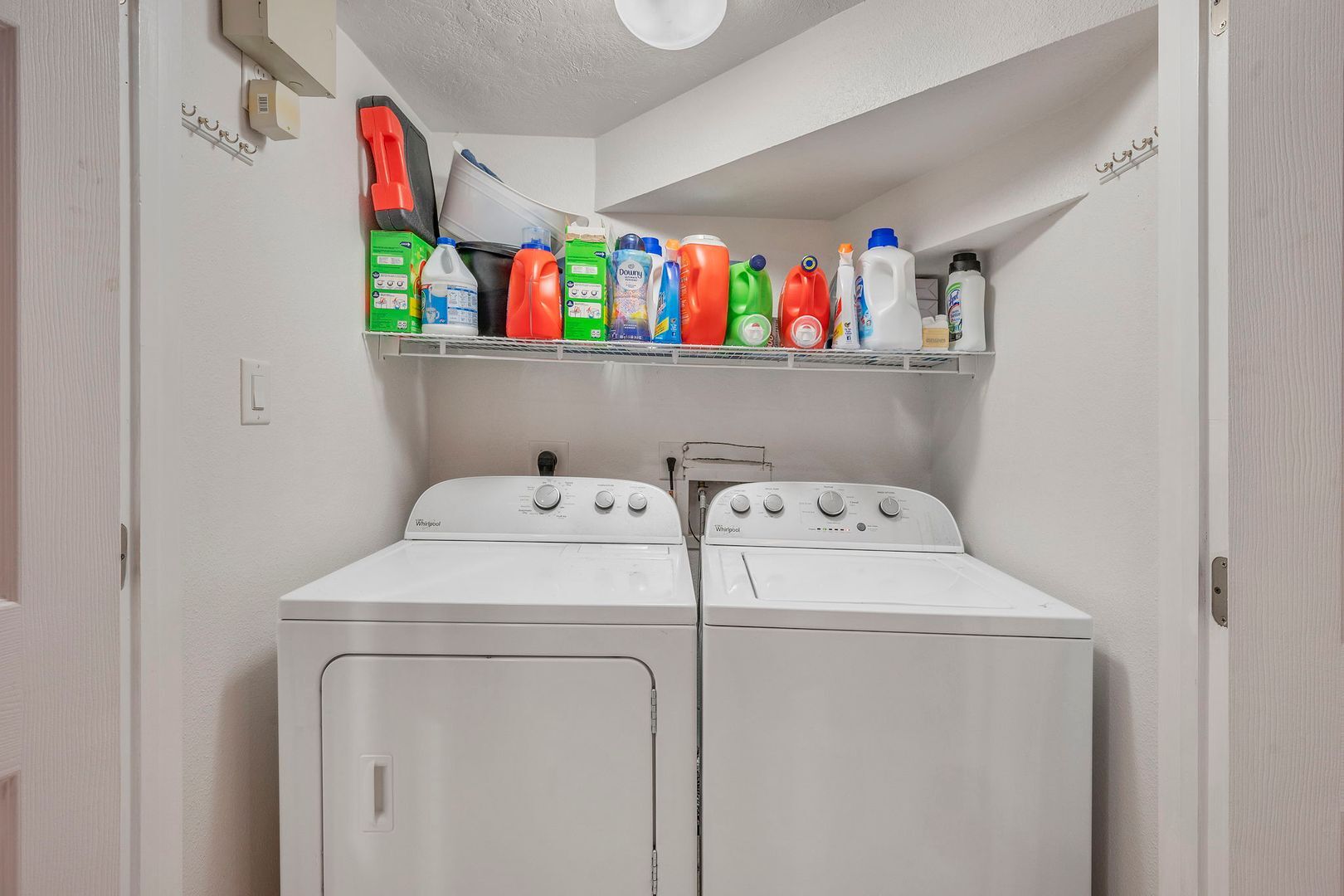 Building Photo - August 2026 Pre-Lease 4 bed Lakeridge - NO CARPET!