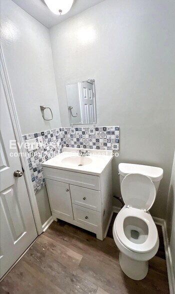 Building Photo - 1303 Michele Dr