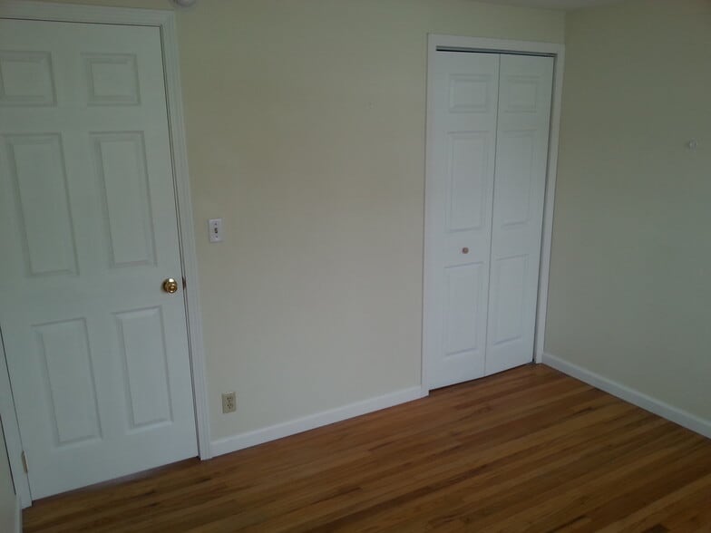 Front 2nd floor bedroom closet - 224 S Sage Cir