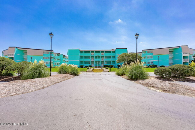 Building Photo - 301 Commerce Way