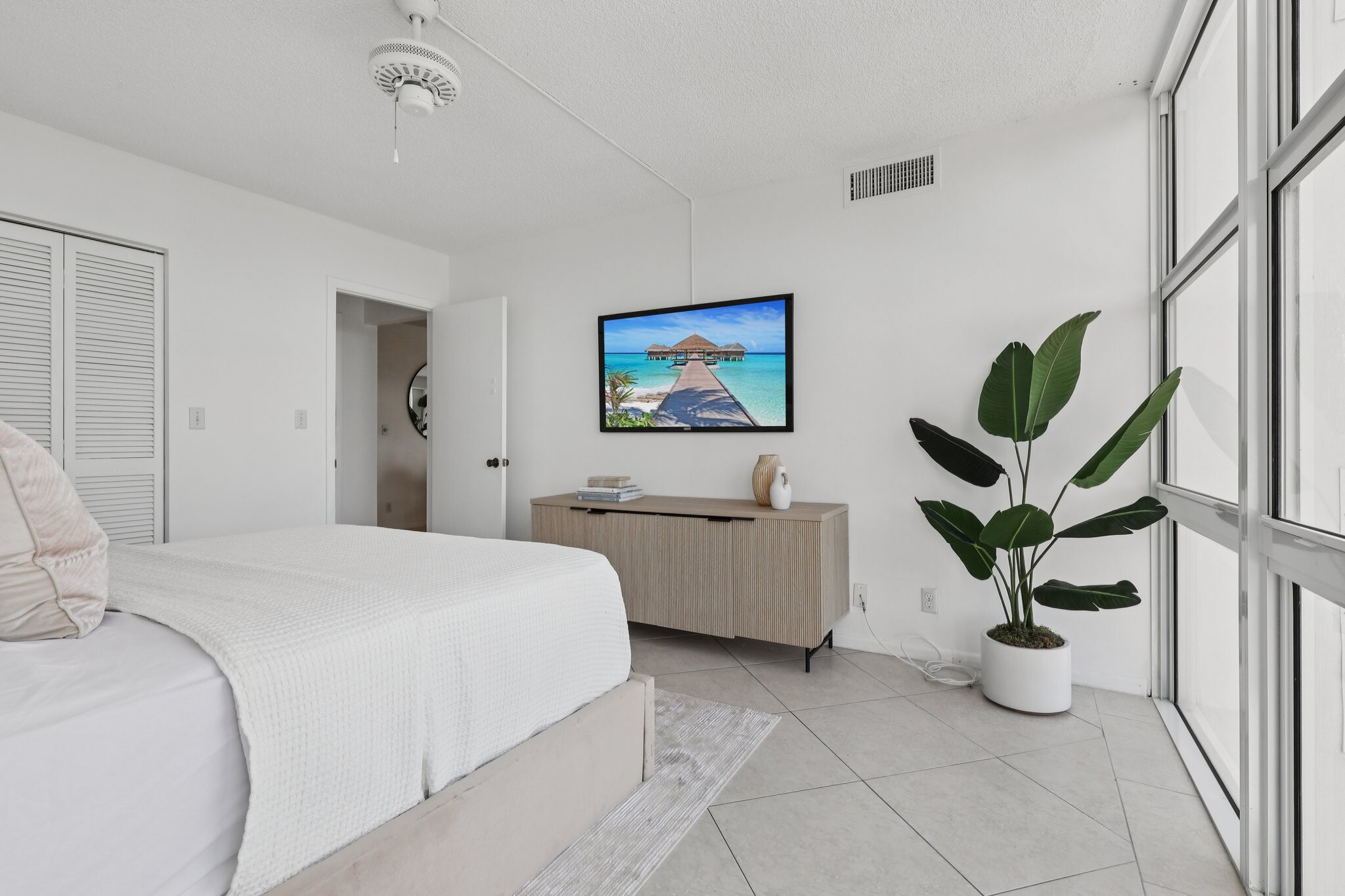 Building Photo - 2701 N Ocean Blvd