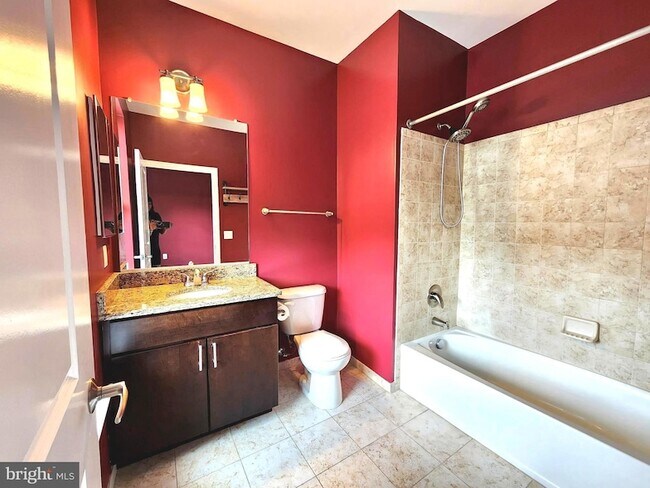 Building Photo - 2610 Sheridan Rd SE