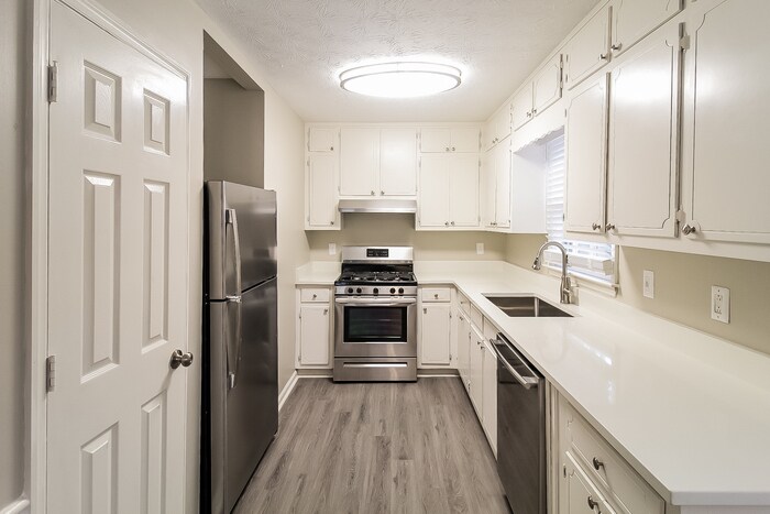 Building Photo - 4861 Hull Rd SE