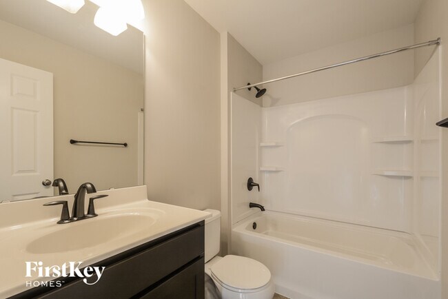 Building Photo - 2357 Banon Dr