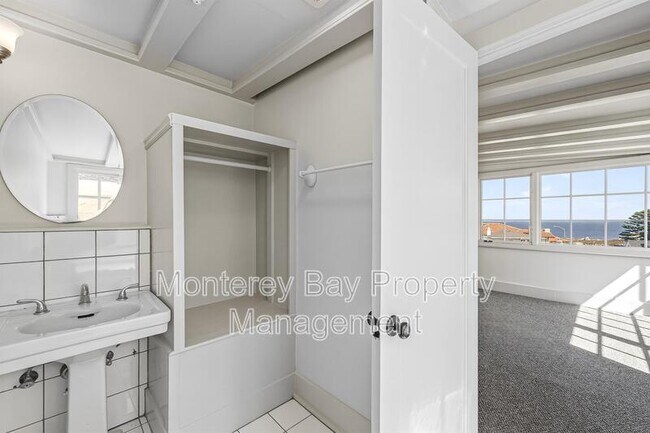 Building Photo - 225 Central Ave