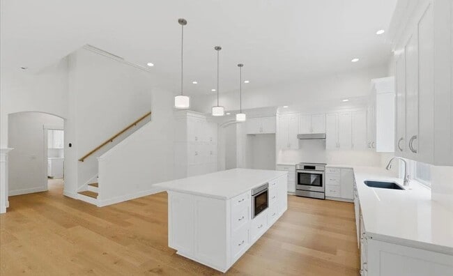 Building Photo - Spacious Custom Built Home in NW Corvallis