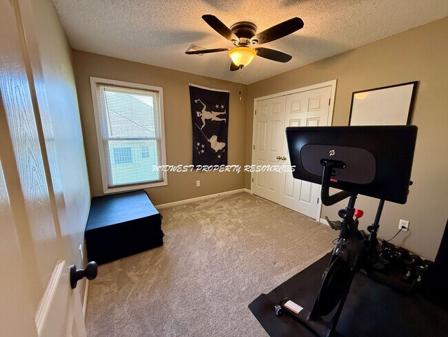 Building Photo - BEAUTIFUL TWO-STORY HOME w/POND VIEWS