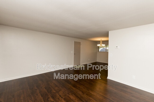 Building Photo - 4606 Knobhill Dr