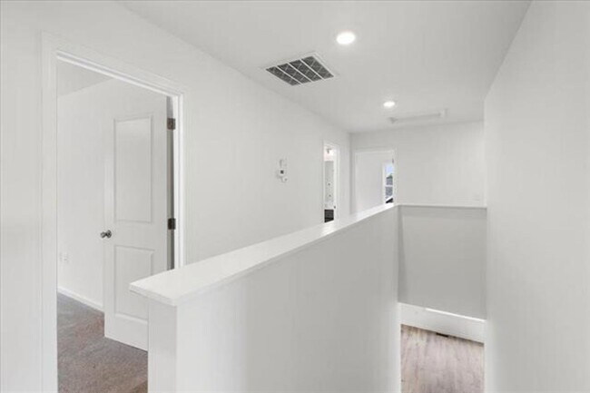 Building Photo - 4 BED 2.5 BATH LOCATED IN CHRISTIANSBURG LOCATED NOW
