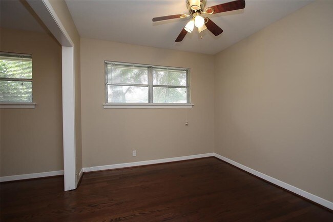Building Photo - 5036 De Milo Dr