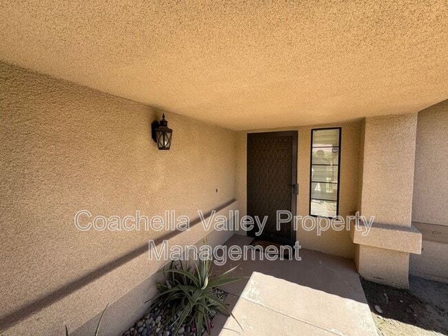 Building Photo - 40588 Clover Ln