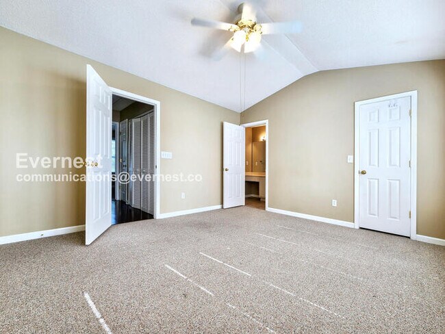 Building Photo - 2521 Heyoak Ct