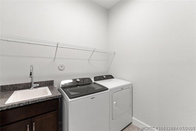 Building Photo - 15000 RedCove Pl