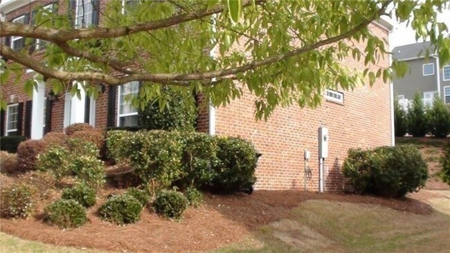 Building Photo - 5380 Plymouth Pl