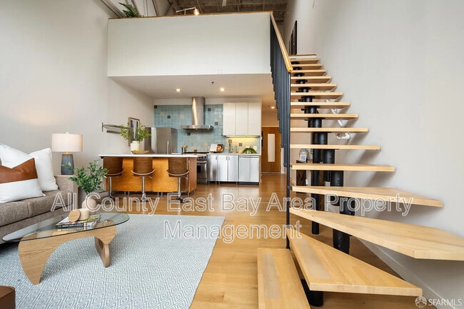 Building Photo - 1018 4th Ave