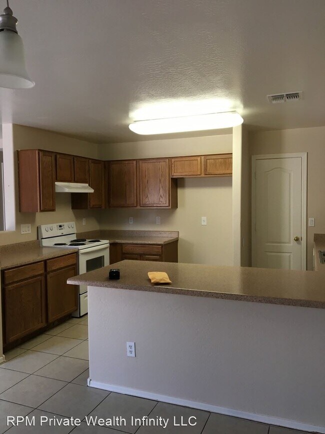 Building Photo - 4 br, 3 bath House - 21826 W. Sonora Street