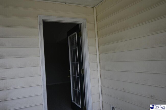 Building Photo - 2125 Sanderling Dr