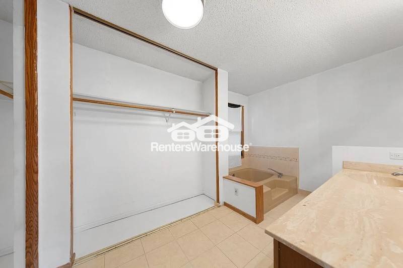 Building Photo - 7080 Quail Cir