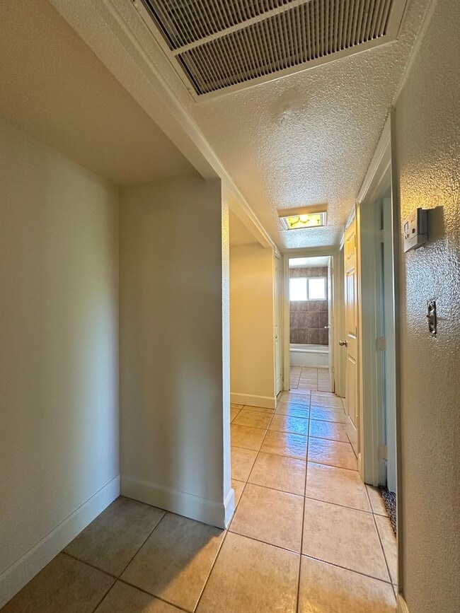 Building Photo - Coming Soon! West Sac Three Bedroom Home