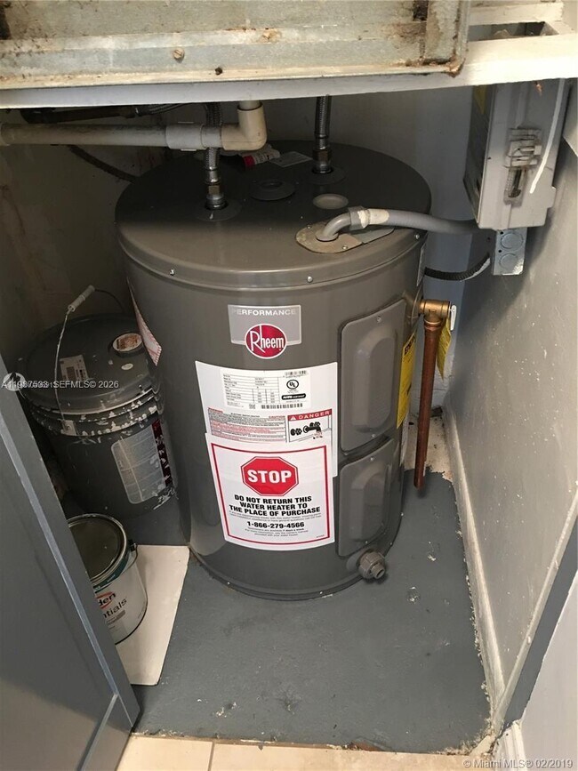 Building Photo - 1801 S Treasure Dr