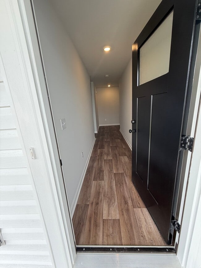 Building Photo - 1119 Cooper Hawk Ln SW