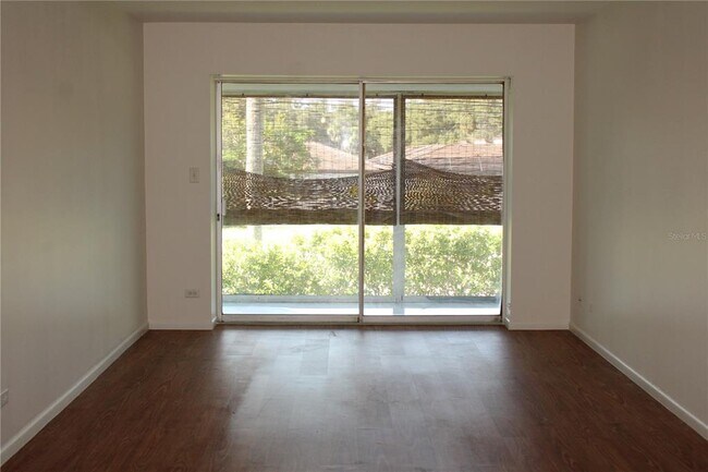 Building Photo - 3900 Roxane Blvd