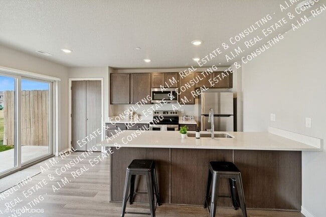 Building Photo - 1100 Edgeland St SW