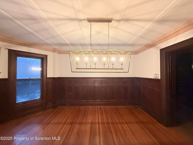 Building Photo - 629 Clay Ave