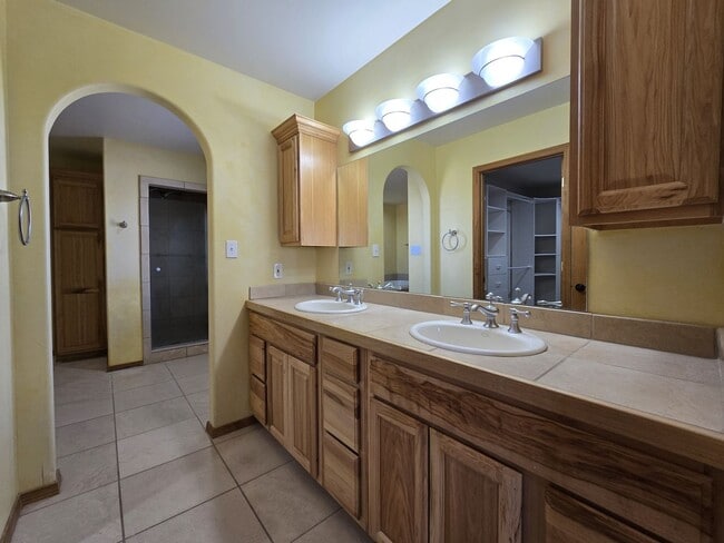 Building Photo - 4 Alma Ct