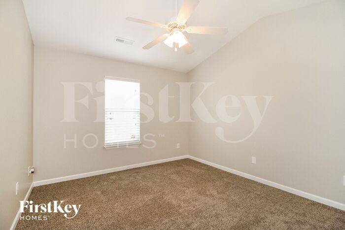 Building Photo - 5350 Gyddie Dr