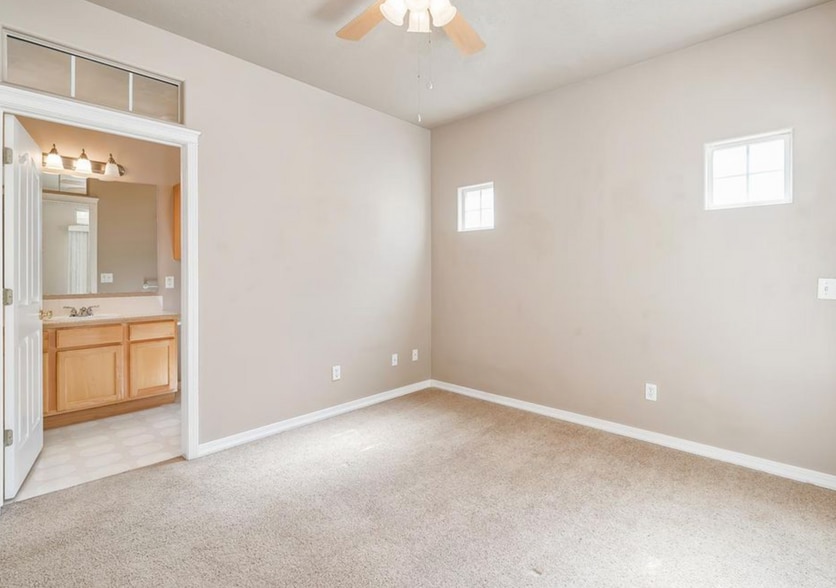1st Floor Master Bedroom - 6110 North Point Bar Ln