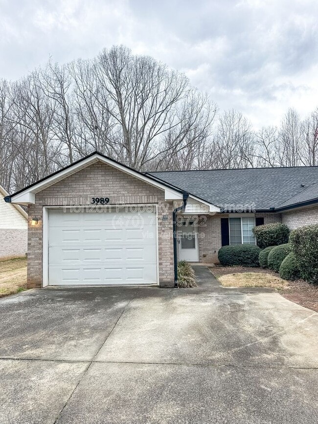 Building Photo - 3989 Hidden Hollow Dr