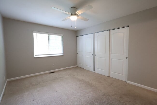 Building Photo - 622 Rustic Valley Dr