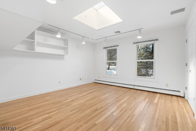 Building Photo - 2 Old Mill Rd