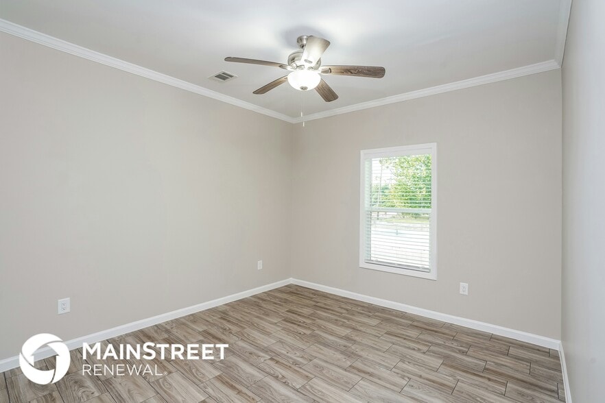 Building Photo - 9334 Crestview Dr