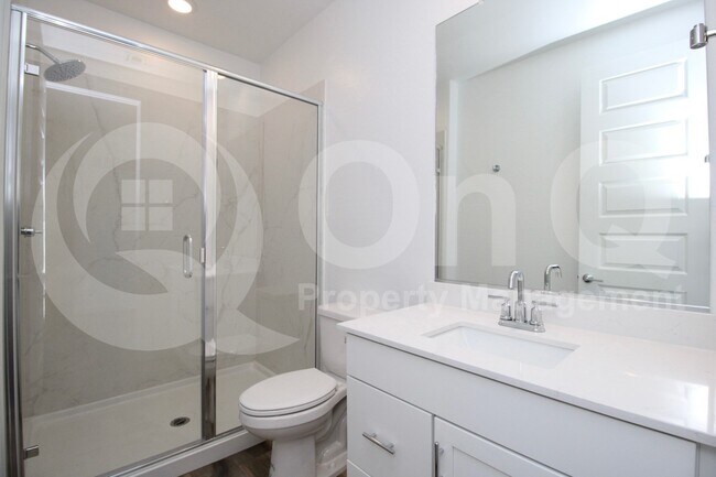 Building Photo - 3303 S Piedra Cir