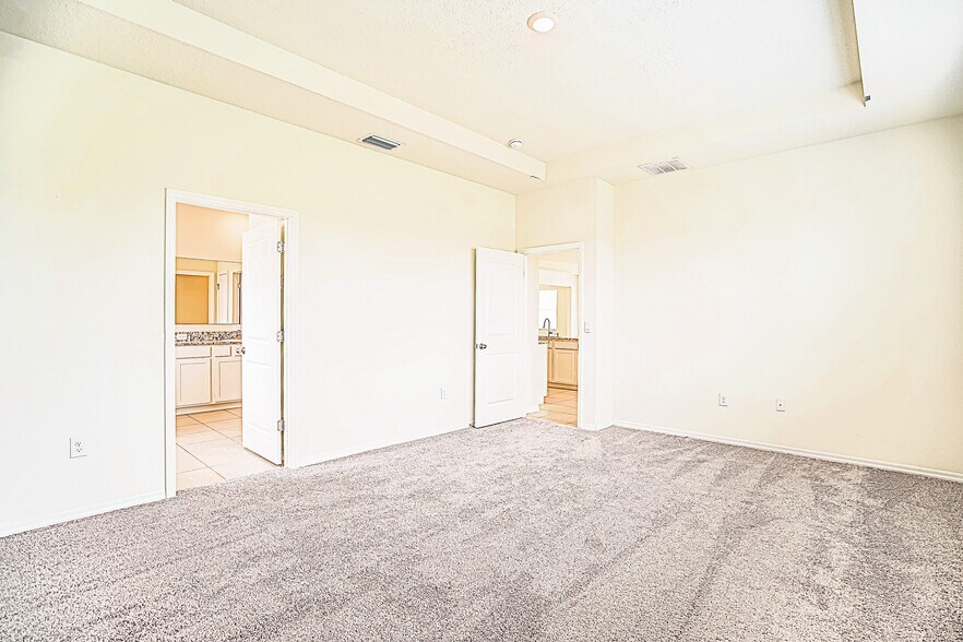 Building Photo - 796 SE 66th Terrace