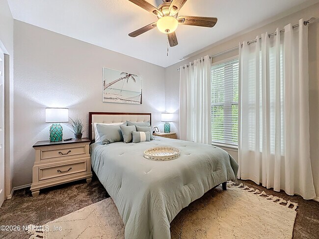 Building Photo - 13810 Sutton Park Dr N