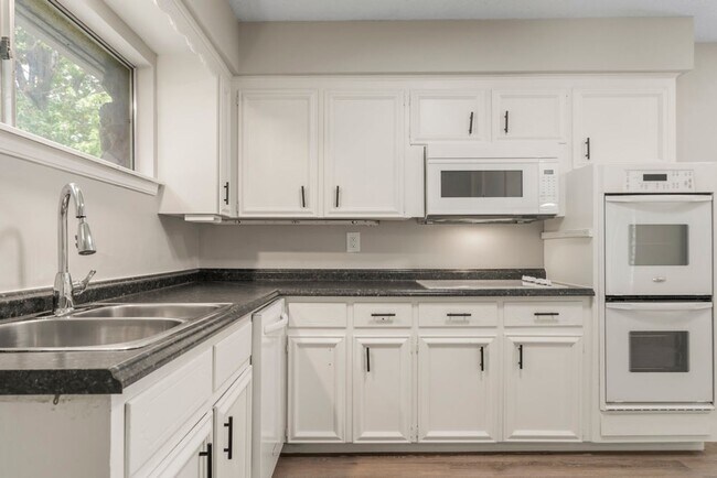 Building Photo - 8340 E 23rd St