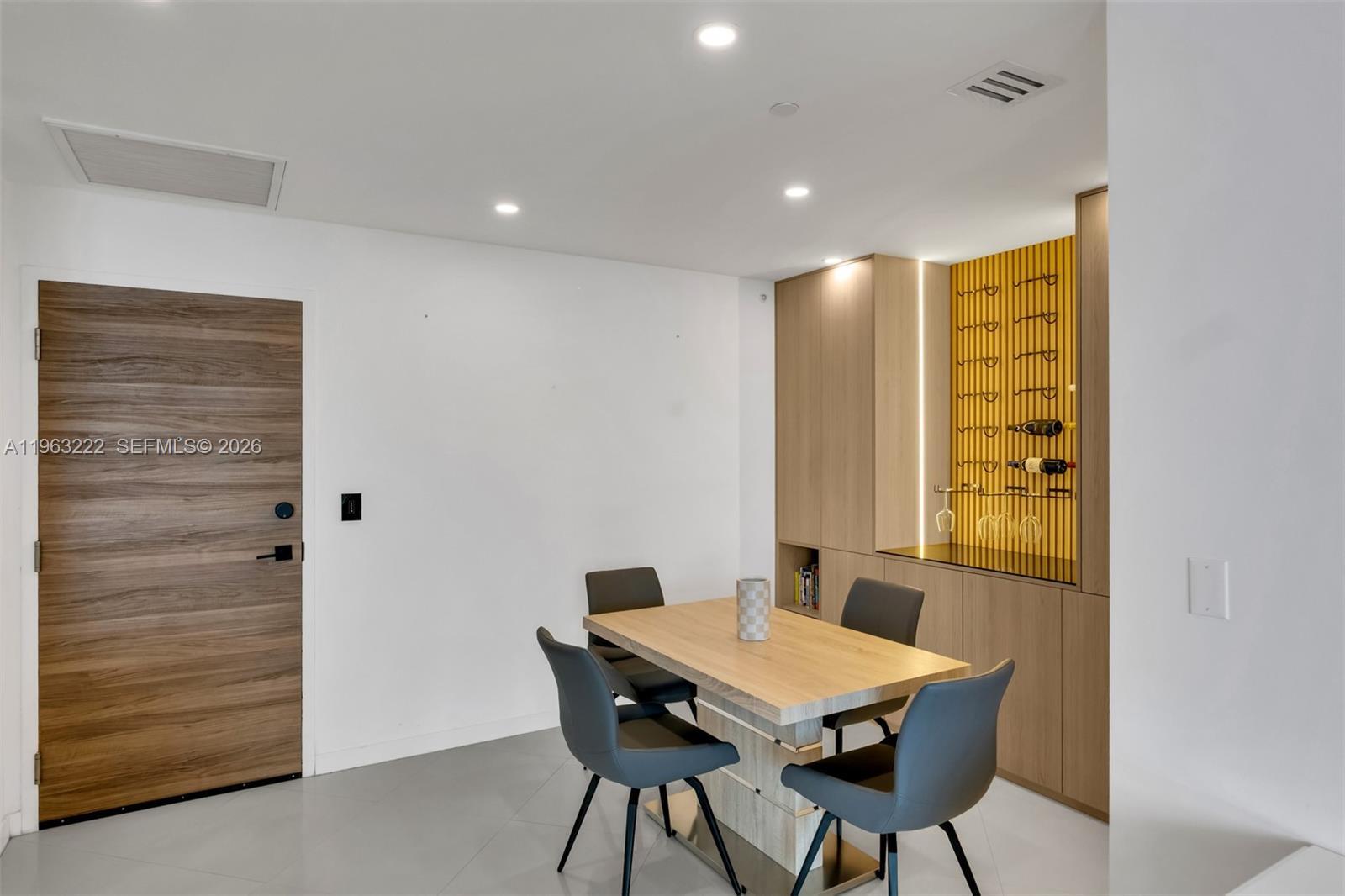 Building Photo - 350 S Miami Ave