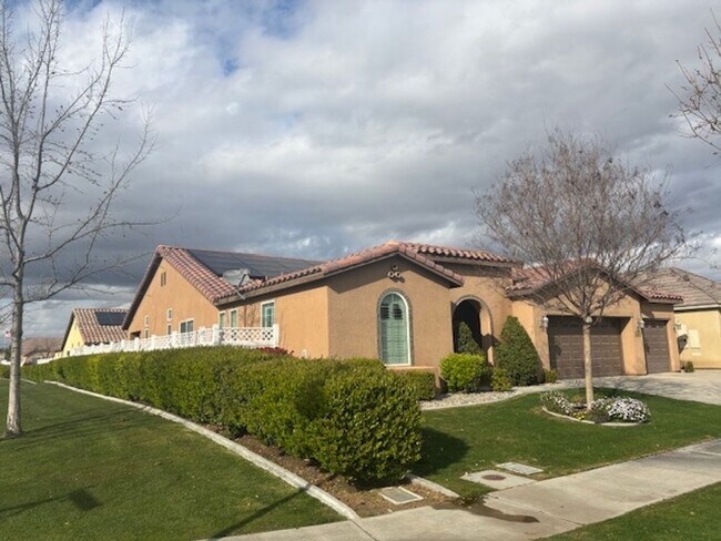 Building Photo - 14802 Yellow Lupine Dr