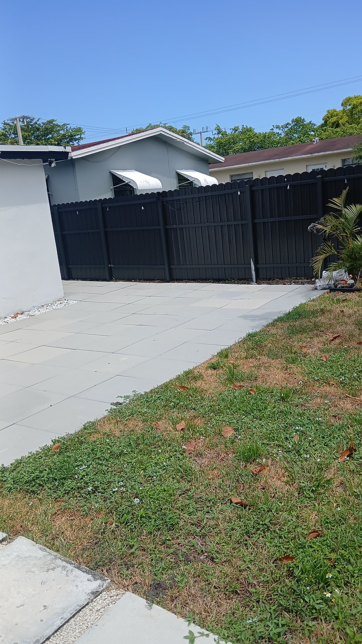Back yard area - 313 NW 1st Ave