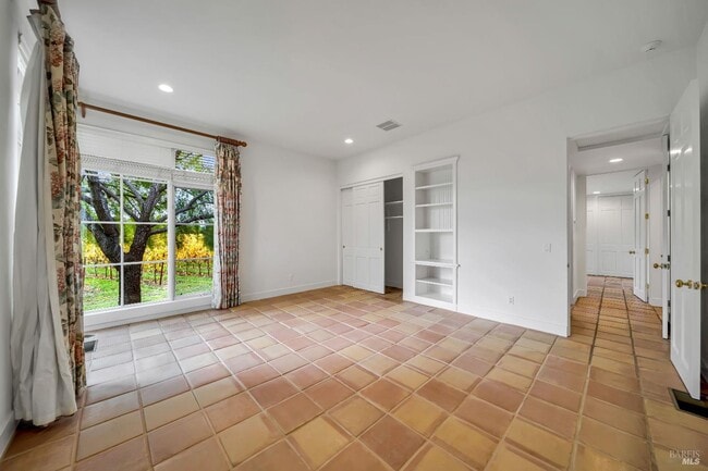 Building Photo - 1041 Las Amigas Rd