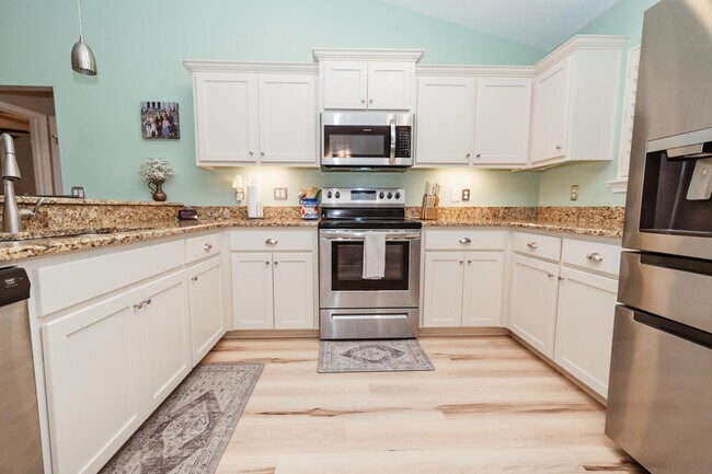 Building Photo - 2200 Jernigan Dr