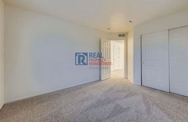 Building Photo - 12740 Jasmine St