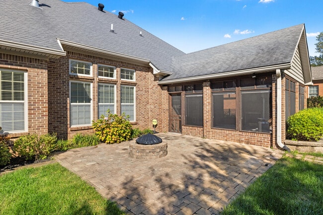 Building Photo - 916 Star of Danube Way