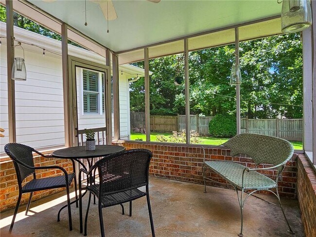 Building Photo - 908 Willivee Dr